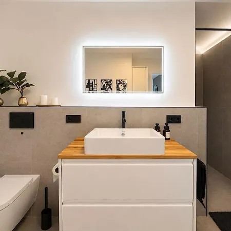 Apartament Design With Balcony & Parking Lubeka