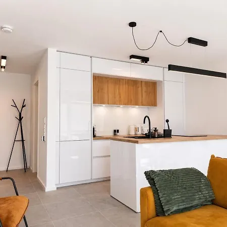 Design With Balcony & Parking Apartament